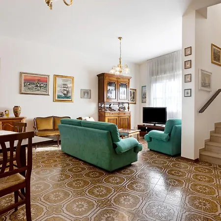 別荘 Casa Delle Ortensie ヴィアレッジョ